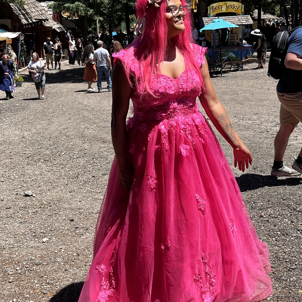 Pink wedding dress - Picture 3 of 6